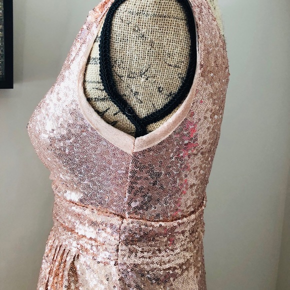 Rose gold sequins dress - Picture 3 of 8